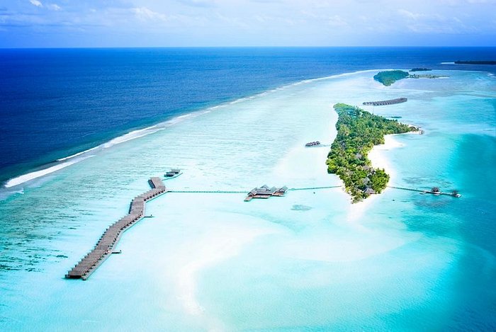 LUX South Ari Atoll Crowned Best for Families at 2025 Condé Nast Johansens Awards